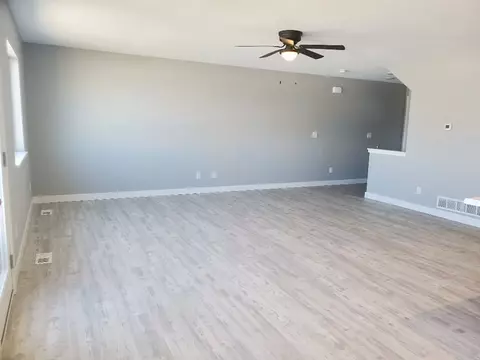 815 Grindstone Cir, Waterloo, IA 50702 photo 4