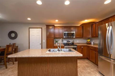 4907 Millenium Dr, Cedar Falls, IA 50613 photo 7