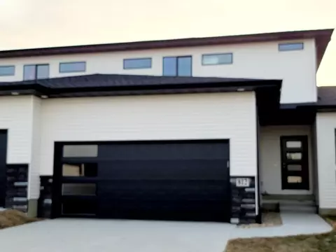 812 Grindstone Cir, Waterloo, IA 50702 photo 1