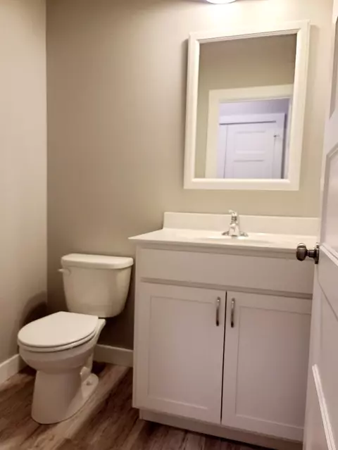 812 Grindstone Cir, Waterloo, IA 50702 photo 2