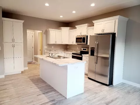 812 Grindstone Cir, Waterloo, IA 50702 photo 3