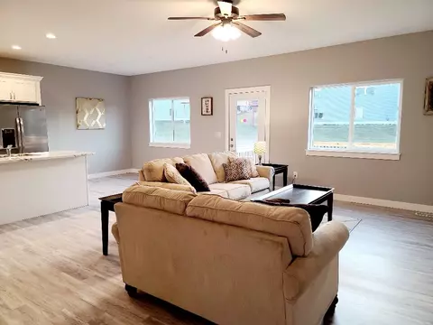 812 Grindstone Cir, Waterloo, IA 50702 photo 4