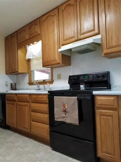 649 Stephan Ave, Waterloo, IA 50701 photo 8