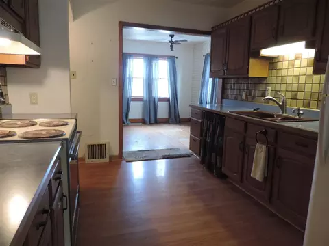 1506 Bertch Ave, Waterloo, IA 50702 photo 10