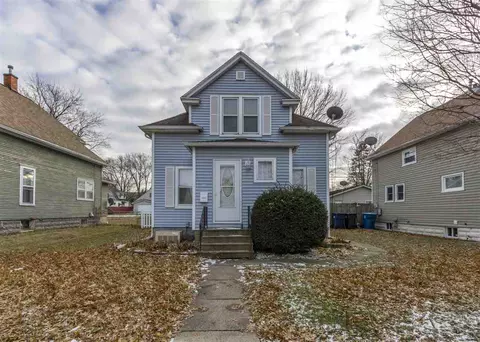 141 Summit Dr, Waterloo, IA 50701 photo 1