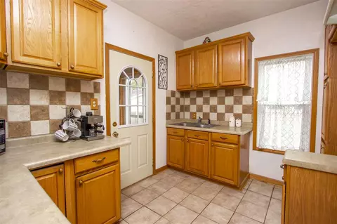141 Summit Dr, Waterloo, IA 50701 photo 12