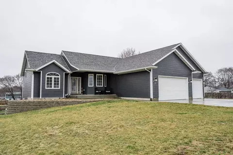 205 Ogden Ave, Waterloo, IA 50707 photo 1