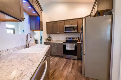 205 Ogden Ave, Waterloo, IA 50707 photo 7