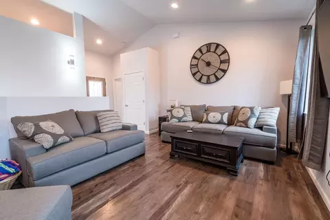 205 Ogden Ave, Waterloo, IA 50707 photo 3