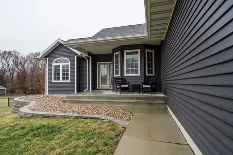 205 Ogden Ave, Waterloo, IA 50707 photo 2