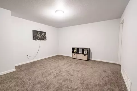 205 Ogden Ave, Waterloo, IA 50707 photo 16