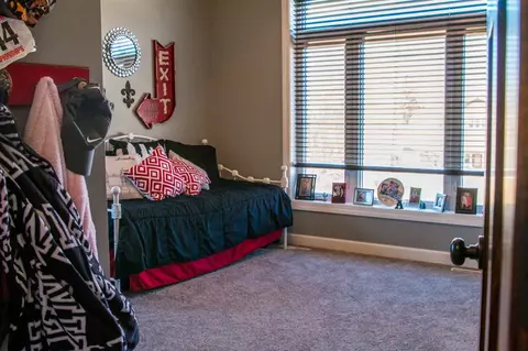1005 Walnut St, Decorah, IA 52101 photo 12