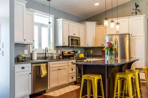 1005 Walnut St, Decorah, IA 52101 photo 4