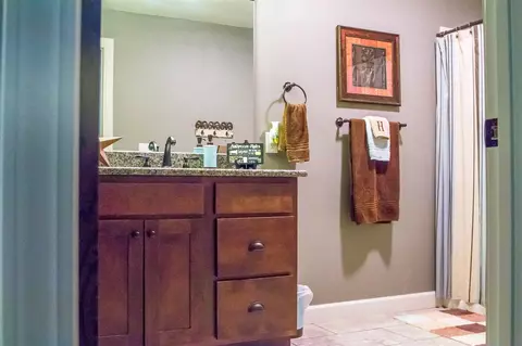1005 Walnut St, Decorah, IA 52101 photo 14