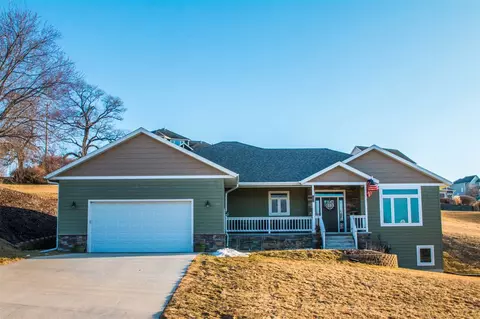 1005 Walnut St, Decorah, IA 52101 photo 1