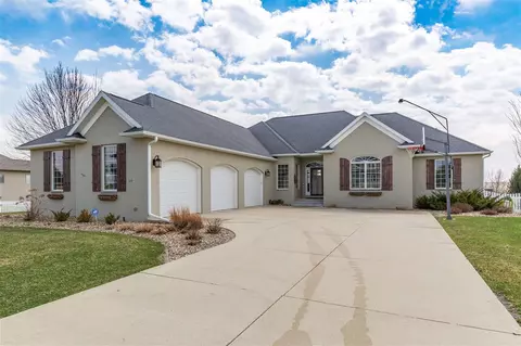 3110 Pendleton Dr, Cedar Falls, IA 50613 photo 1