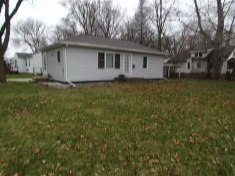 1656 Cornwall, Waterloo, IA 50702 photo 2