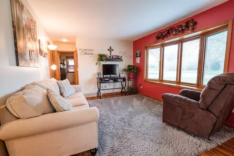 1215 Maynard Ave, Waterloo, IA 50701 photo 2