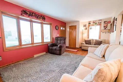 1215 Maynard Ave, Waterloo, IA 50701 photo 3