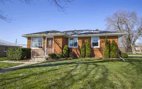 1000 Sheerer Ave, Waterloo, IA 50701 photo 2