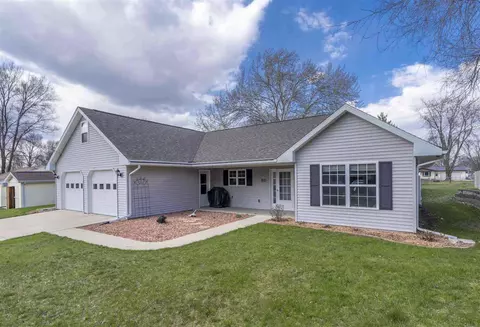 1013 Ann St, Waterloo, IA 50707 photo 2