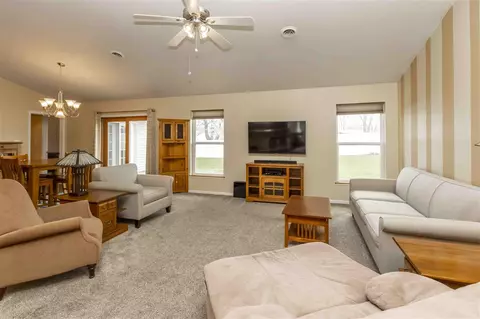 1013 Ann St, Waterloo, IA 50707 photo 4