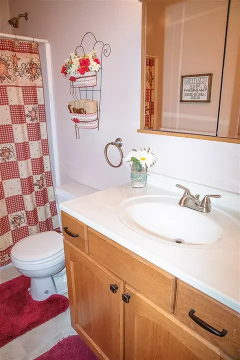 1734 Robin Rd, Waterloo, IA 50701 photo 16