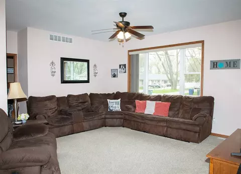 1734 Robin Rd, Waterloo, IA 50701 photo 18