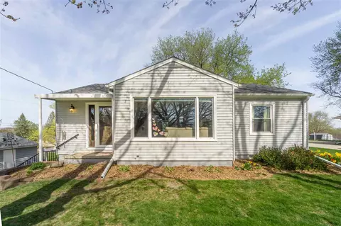 131 Letsch Rd, Waterloo, IA 50701 photo 1