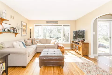 131 Letsch Rd, Waterloo, IA 50701 photo 5