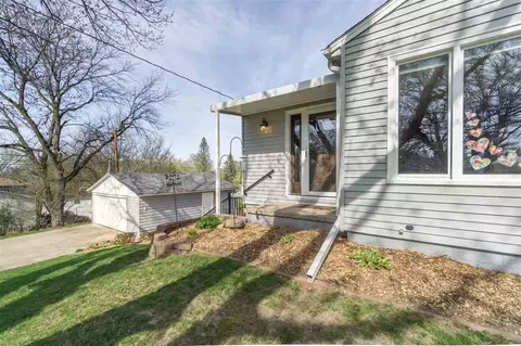 131 Letsch Rd, Waterloo, IA 50701 photo 2