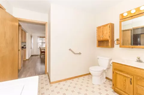 432 E 2nd, Readlyn, IA 50668 photo 18