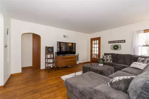 432 E 2nd, Readlyn, IA 50668 photo 4
