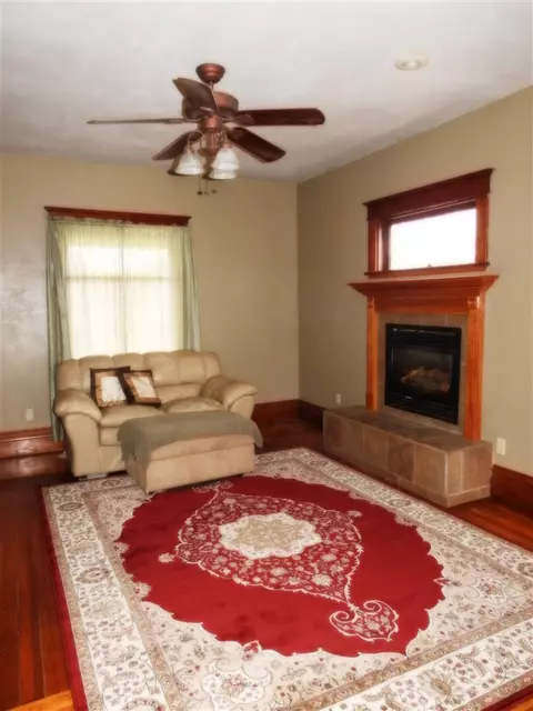 534 E 2nd St, Sumner, IA 50674 photo 8