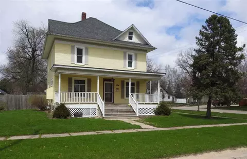 534 E 2nd St, Sumner, IA 50674 photo 1