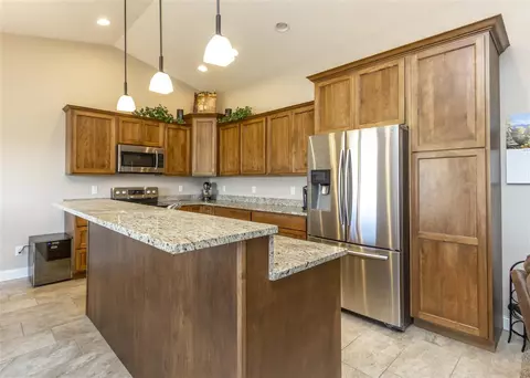 1886 Red Tail Dr, Waterloo, IA 50701 photo 9