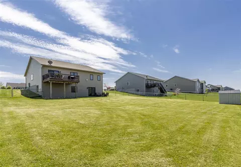 1886 Red Tail Dr, Waterloo, IA 50701 photo 25