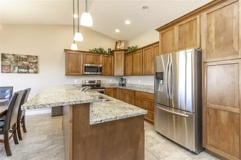 1886 Red Tail Dr, Waterloo, IA 50701 photo 10