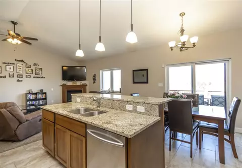 1886 Red Tail Dr, Waterloo, IA 50701 photo 6