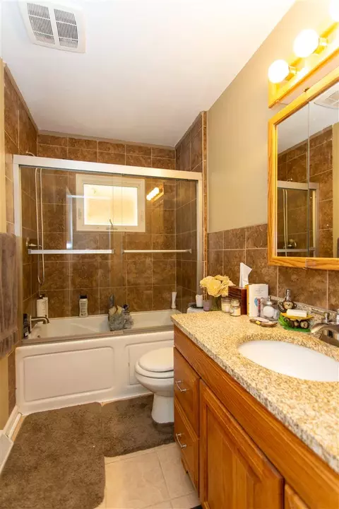 444 Devonshire Dr, Waterloo, IA 50701 photo 6