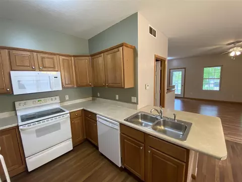 3832 Jay Ln, Waterloo, IA 50701 photo 7