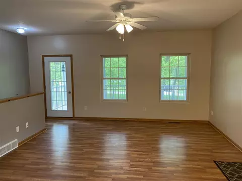 3832 Jay Ln, Waterloo, IA 50701 photo 8