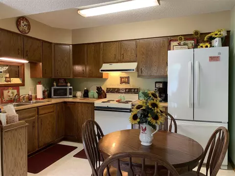 809 3rd St #5, Reinbeck, IA 50669 photo 4