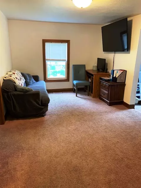 104 E Main St, Dunkerton, IA 50626 photo 4