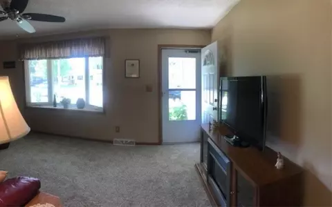 236 Devlin Cir, Cedar Falls, IA 50613 photo 3