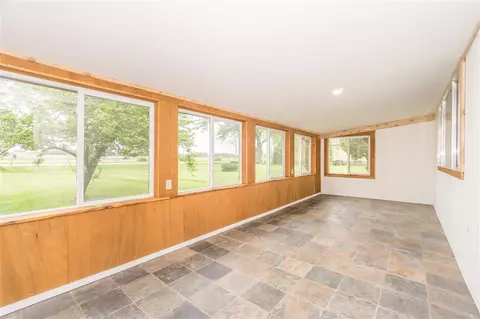 2558 Independence Ave, Waterloo, IA 50703 photo 6