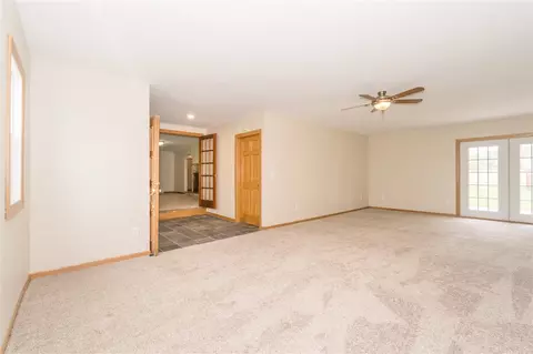 2558 Independence Ave, Waterloo, IA 50703 photo 8