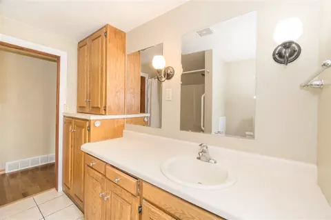 2558 Independence Ave, Waterloo, IA 50703 photo 25