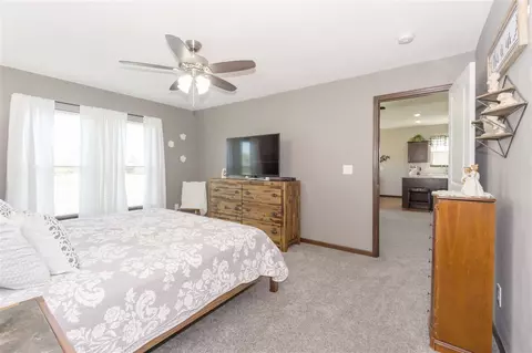 4420 Charm Dr, Waterloo, IA 50701 photo 15