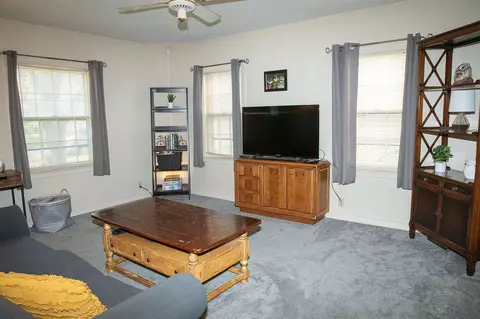 115 Bertch Ave, Waterloo, IA 50702 photo 6